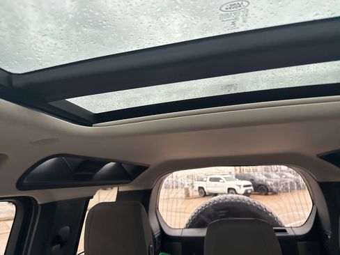 Used 2023 Land Rover Defender 110 S image 14