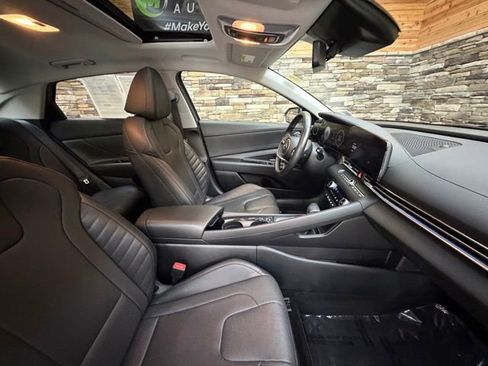 Used 2023 Hyundai Elantra Limited FWD image 14