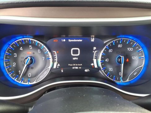 Used 2019 Chrysler Pacifica Touring-L w/ Advanced Safetytec Group image 6