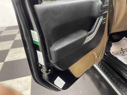 Used 2013 Jeep Wrangler Unlimited Sahara w/ Dual Top Group image 10