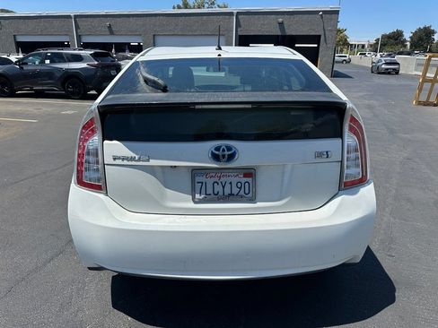 Used 2015 Toyota Prius Two FWD image 4