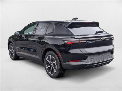 New 2025 Chevrolet Equinox EV LT image 8