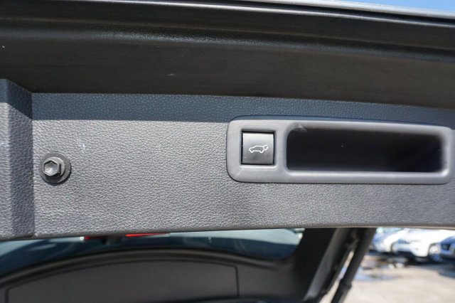 Used 2021 Toyota Highlander XLE FWD image 11