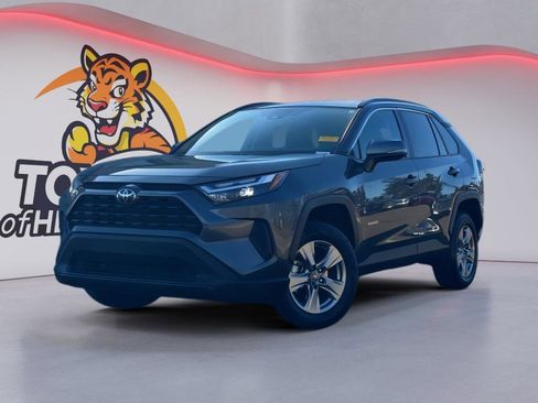 Used 2024 Toyota RAV4 XLE image 1