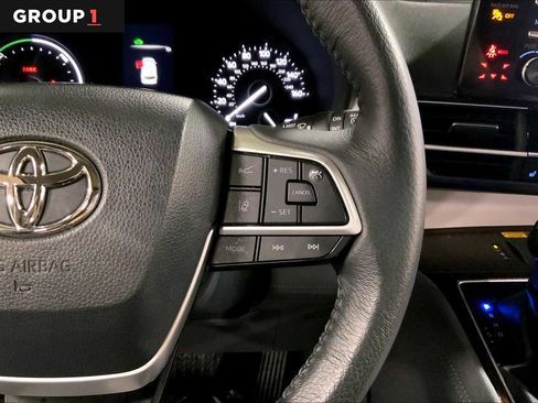 Used 2023 Toyota Sienna XLE w/ XLE Plus Package AWD/4WD image 25