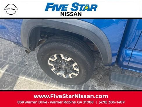 Used 2018 Toyota Tacoma TRD Off-Road w/ TRD Premium Off Road Package RWD image 8