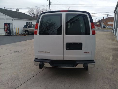 Used 2024 GMC Savana 2500 w/ Driver Convenience Package image 4