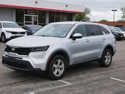 Used 2021 Kia Sorento LX AWD/4WD image 2