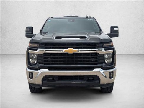 Used 2024 Chevrolet Silverado 2500 LT w/ Convenience Package AWD/4WD image 2
