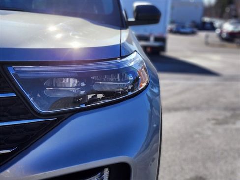 Certified 2022 Ford Explorer XLT w/ Equipment Group 202A image 10