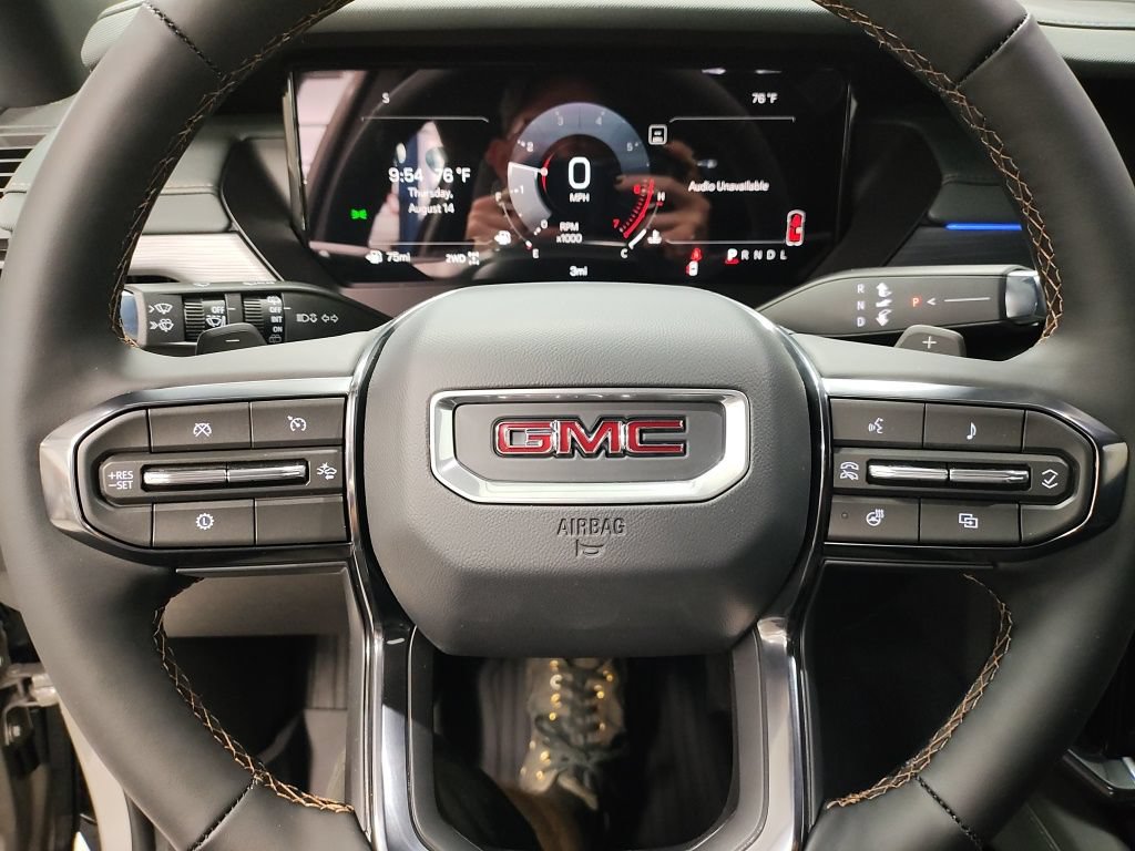 New 2026 GMC Acadia AT4 w/ LPO, Floor Liner Package AWD/4WD image 31