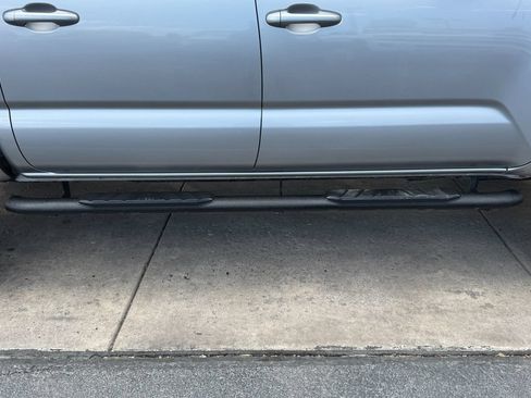 Used 2017 Toyota Tacoma SR w/ Tow Package AWD/4WD image 11