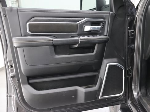 Used 2024 RAM 2500 Laramie w/ Night Edition AWD/4WD image 38