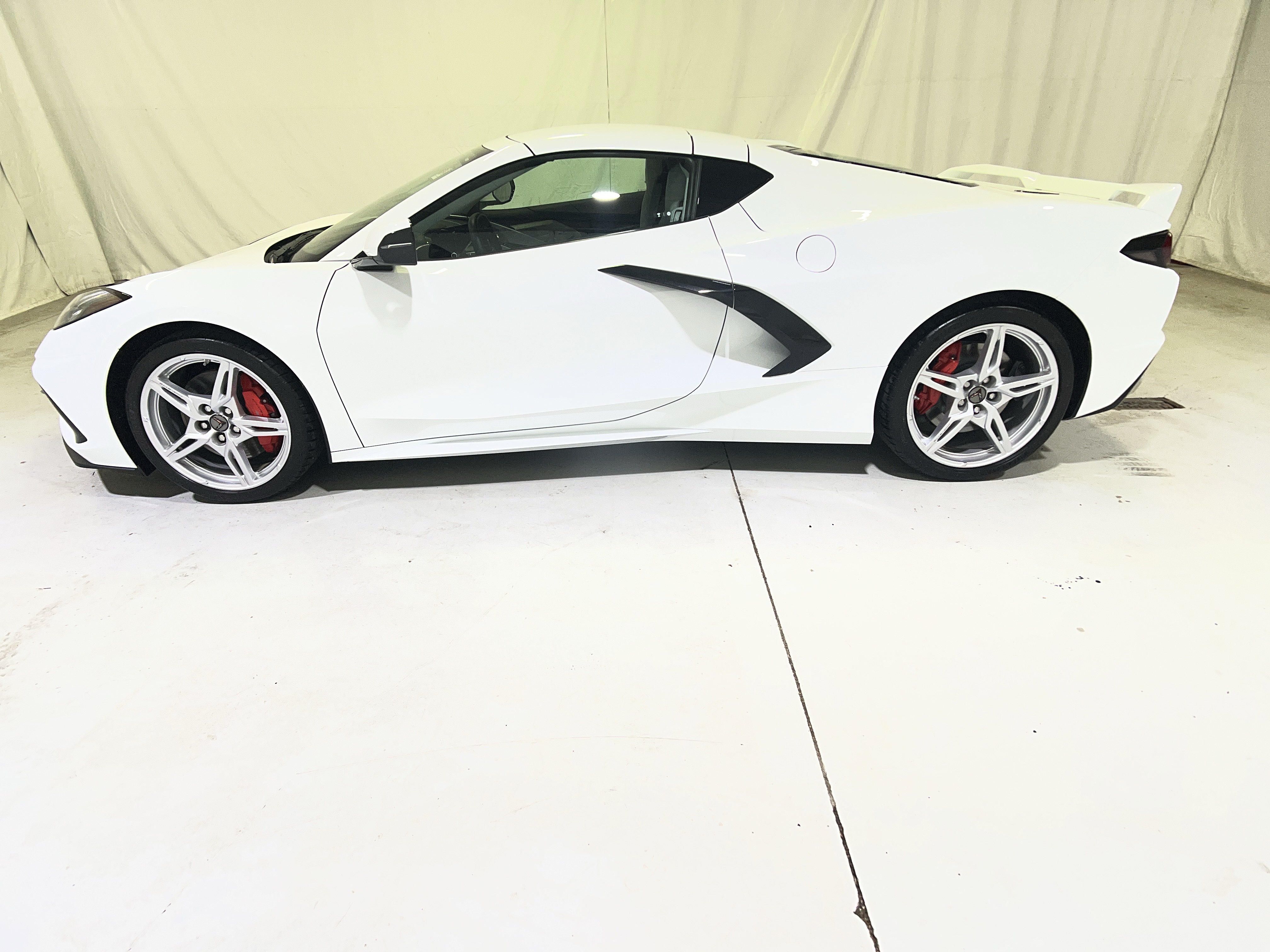 Used 2022 Chevrolet Corvette Stingray Premium Cpe w/ Z51 Performance Package RWD image 7