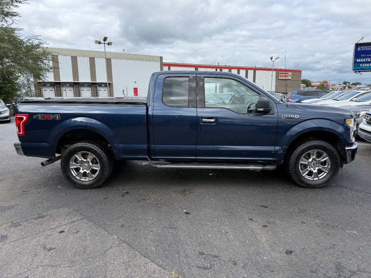 Used 2015 Ford F150 XLT w/ Equipment Group 302A Luxury AWD/4WD image 4