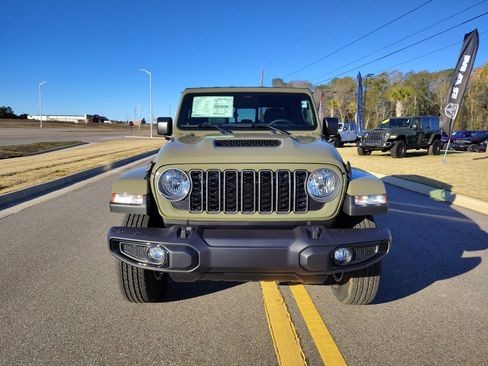 New 2026 Jeep Gladiator Sport image 2