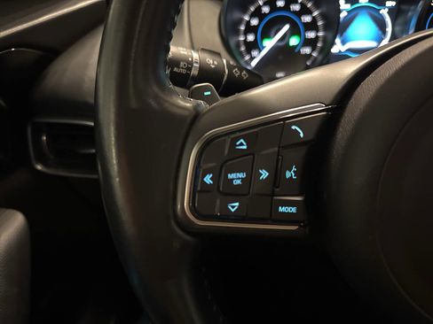 Used 2020 Jaguar F-PACE Premium image 39