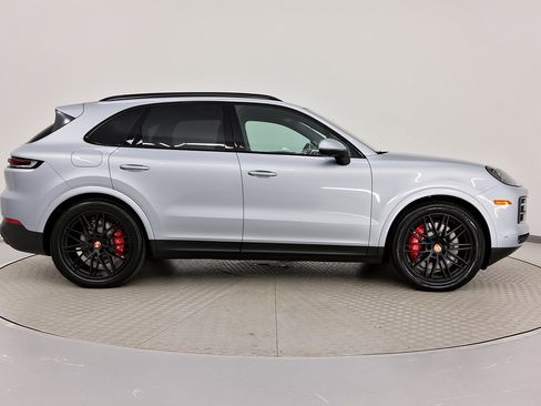 Used 2026 Porsche Cayenne S AWD/4WD image 8