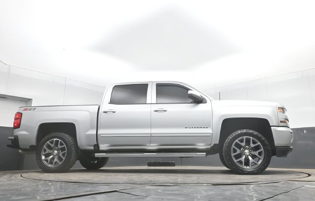 Used 2018 Chevrolet Silverado 1500 LT w/ All Star Edition AWD/4WD image 47