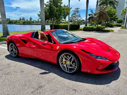 Used 2022 Ferrari F8 Tributo RWD image 5