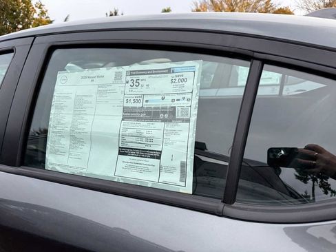 New 2025 Nissan Versa SR w/ Trunk Package image 8