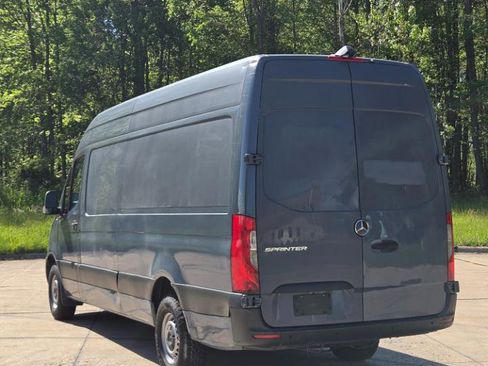 Used 2019 Mercedes-Benz Sprinter 170 image 3