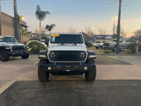 Used 2024 Jeep Wrangler Unlimited image 2