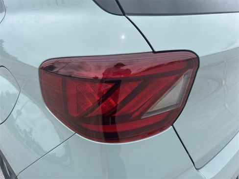 New 2025 Hyundai Venue Limited image 17