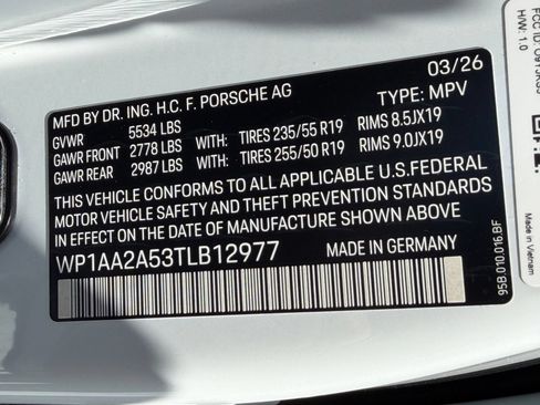 Certified 2026 Porsche Macan AWD/4WD image 34
