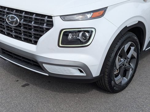 Used 2023 Hyundai Venue Limited w/ Cargo Package FWD image 9