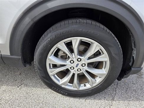Used 2023 Ford Explorer Limited image 26