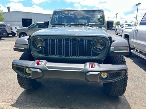Used 2025 Jeep Wrangler Unlimited Rubicon AWD/4WD image 7