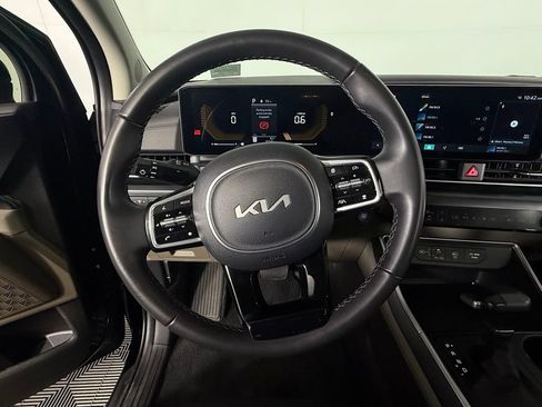 Used 2026 Kia Carnival FWD image 14