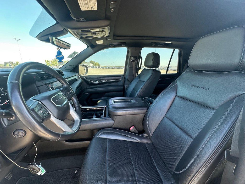 Used 2021 GMC Yukon Denali w/ Denali Premium Package RWD image 12