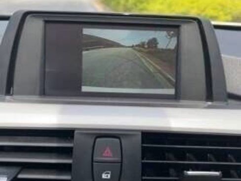 Used 2018 BMW 320i Sedan image 22