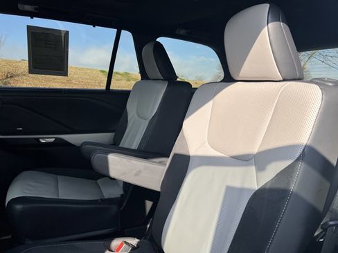 Used 2025 Lexus TX 500h AWD w/ Technology Package image 20