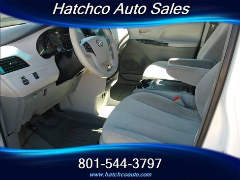 Used 2013 Toyota Sienna LE image 14