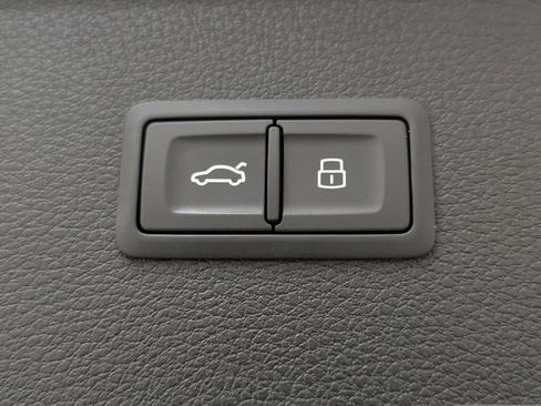 Used 2020 Audi Q5 2.0T Premium w/ Titanium Sport Package image 28