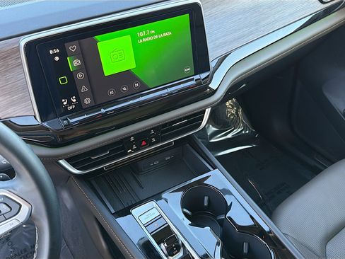 Used 2025 Volkswagen Atlas SEL image 28