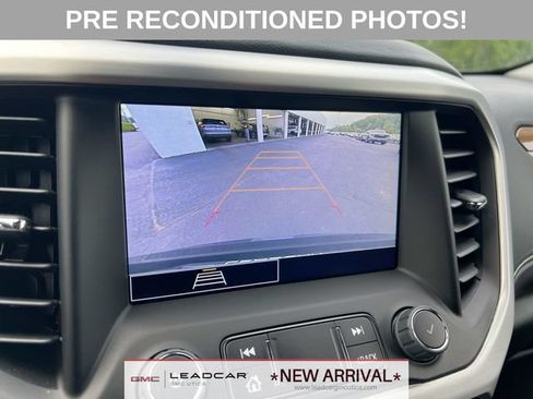 Used 2023 GMC Acadia SLE w/ Driver Convenience Package AWD/4WD image 14