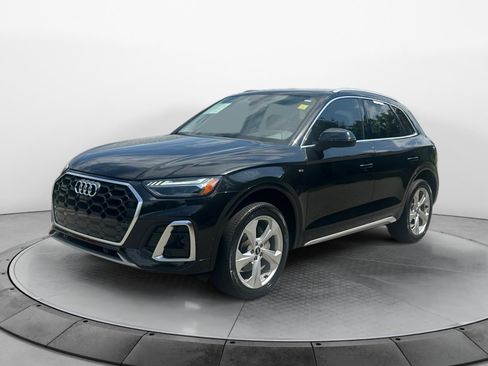 Certified 2024 Audi Q5 2.0T Prestige w/ Prestige Package AWD/4WD image 3