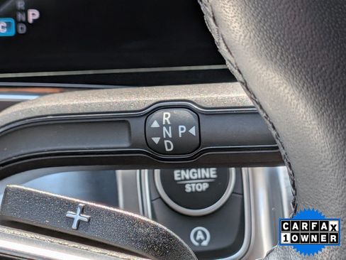 Used 2025 Mercedes-Benz GLB 250 4MATIC image 31