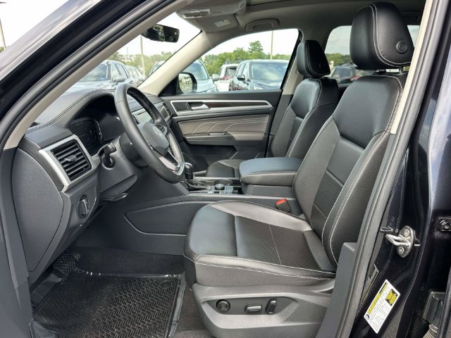Used 2023 Volkswagen Atlas SE w/ Panoramic Sunroof Package AWD/4WD image 16