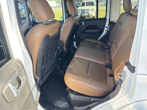 Used 2021 Jeep Wrangler Unlimited Rubicon 4xe image 9