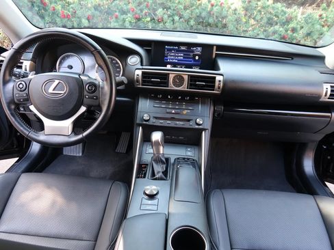 Used 2016 Lexus IS 300 AWD image 28