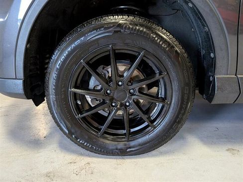 Used 2017 Toyota RAV4 LE image 15