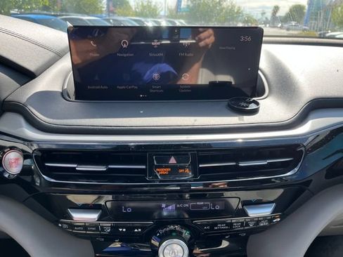 Used 2024 Acura MDX SH-AWD w/ Technology Package image 8