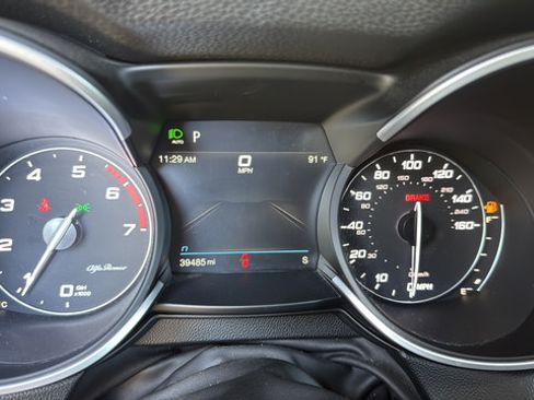 Used 2023 Alfa Romeo Stelvio Ti AWD/4WD image 16