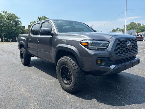 Used 2020 Toyota Tacoma TRD Off-Road w/ Technology Package AWD/4WD image 18