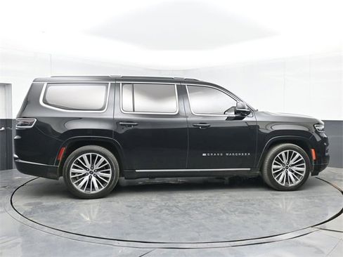Used 2022 Jeep Grand Wagoneer Series III image 15